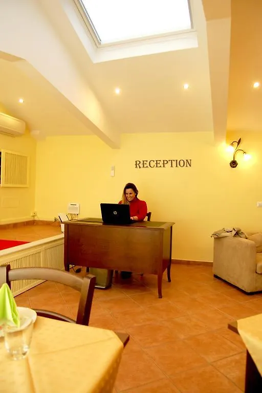 *** Bed & Breakfast Mercatello Relais Old City Naples Italy