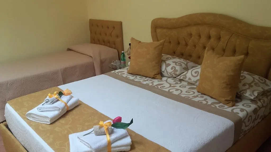 *** Bed & Breakfast Mercatello Relais Old City Naples Italy