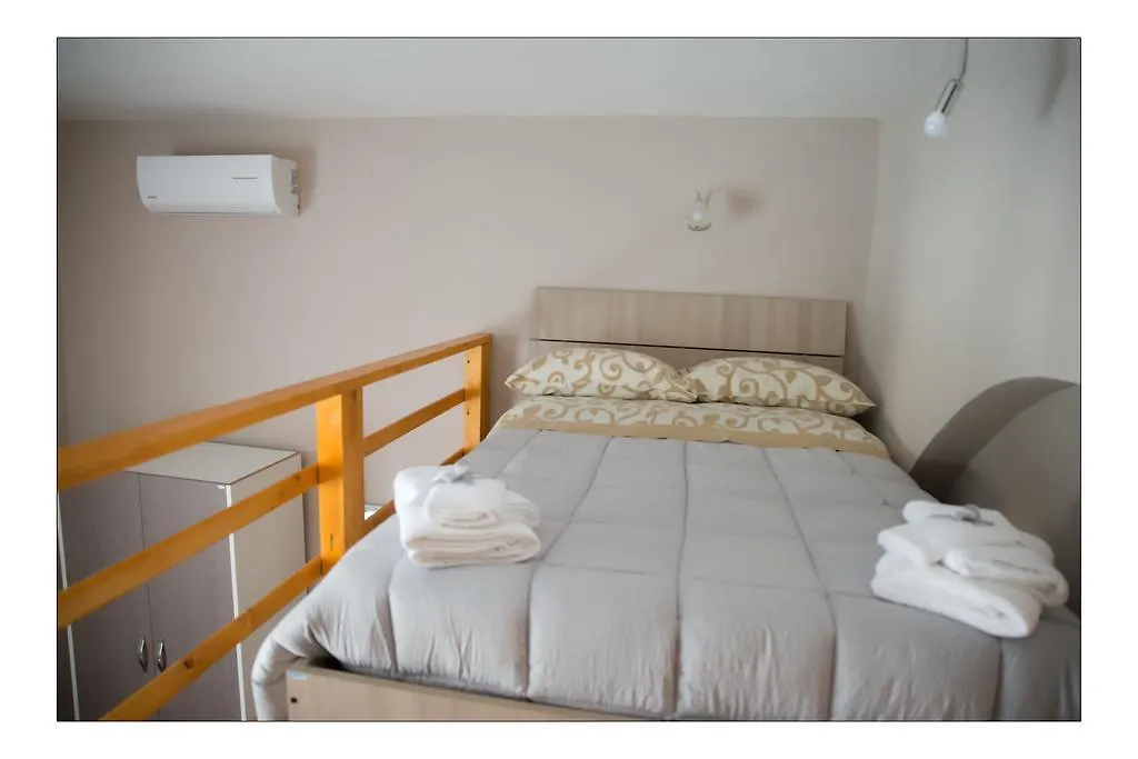 *** Bed & Breakfast Mercatello Relais Old City Naples Italy