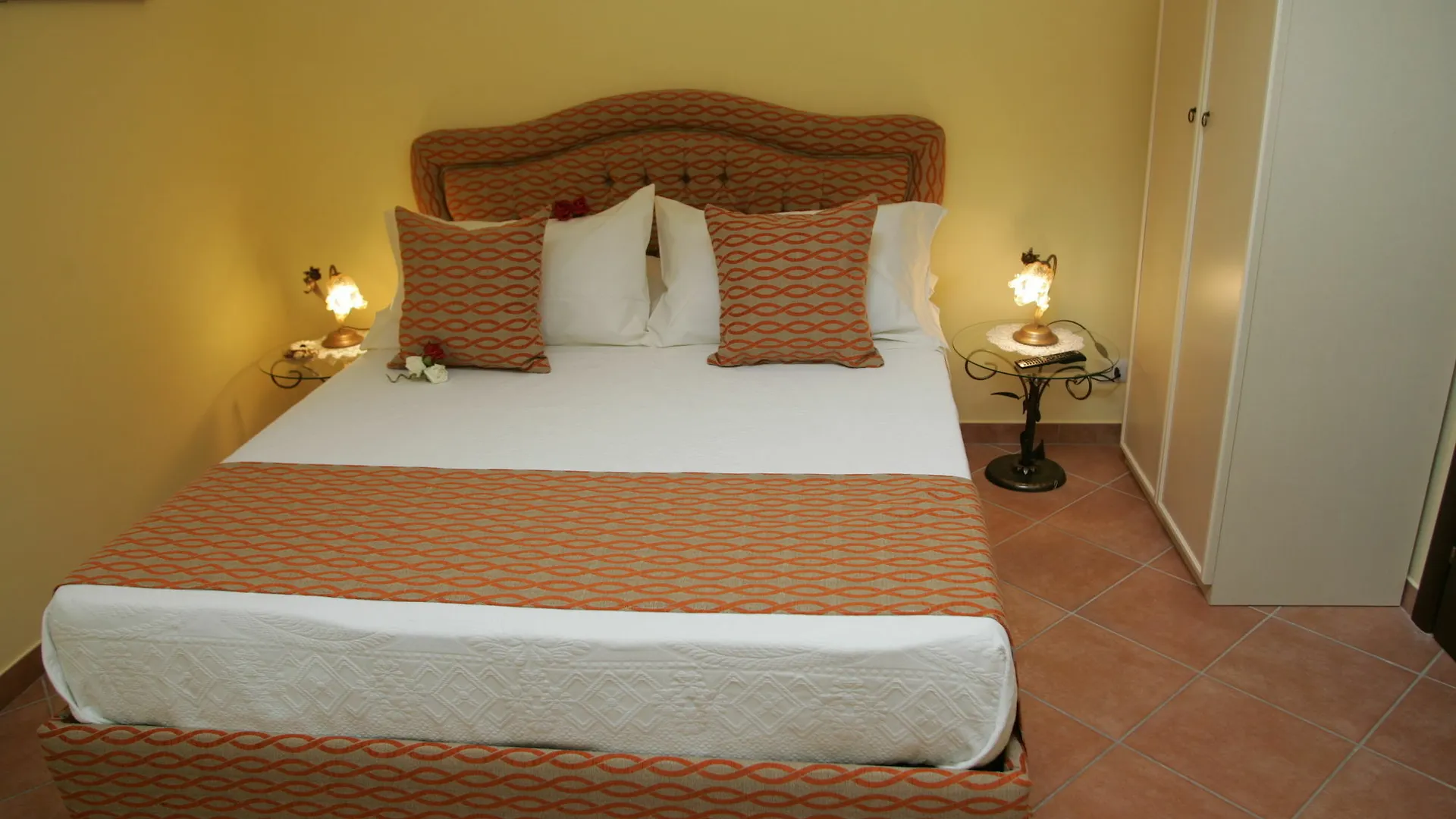 Bed & Breakfast Mercatello Relais Old City Naples