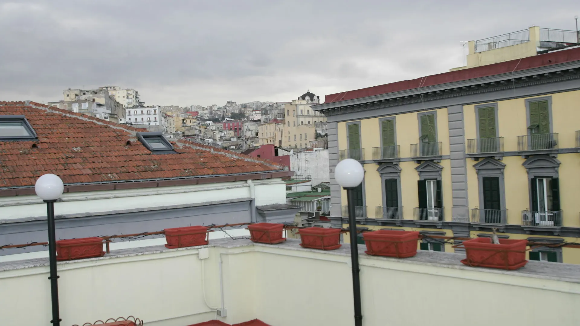 Mercatello Relais Old City Naples Bed & Breakfast