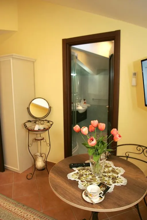 Mercatello Relais Old City Naples Bed & Breakfast