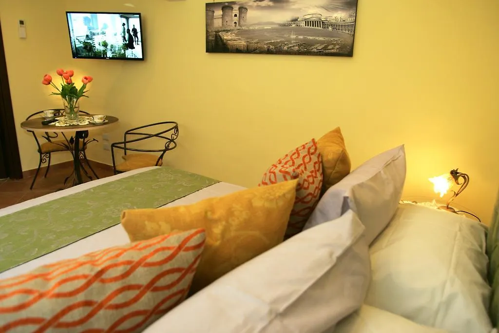 Mercatello Relais Old City Naples 3*,