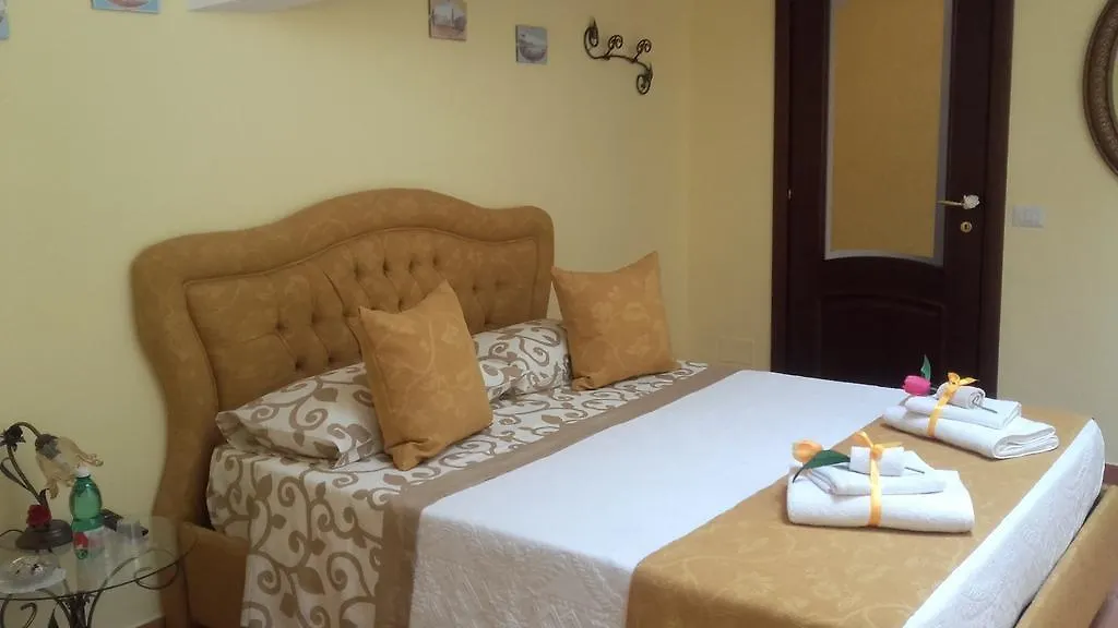 *** Bed & Breakfast Mercatello Relais Old City Naples Italy