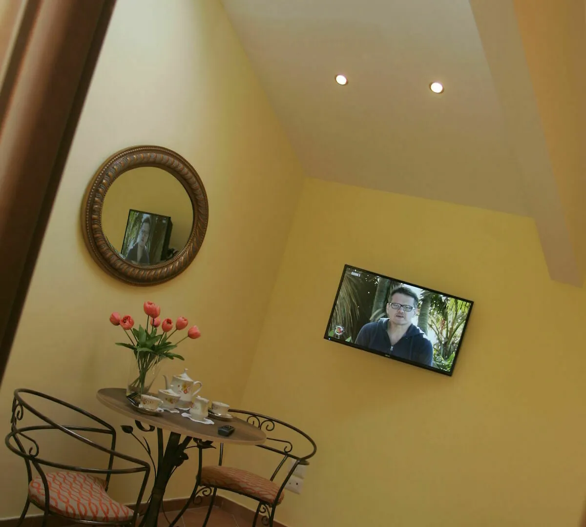 Mercatello Relais Old City Naples 3*,