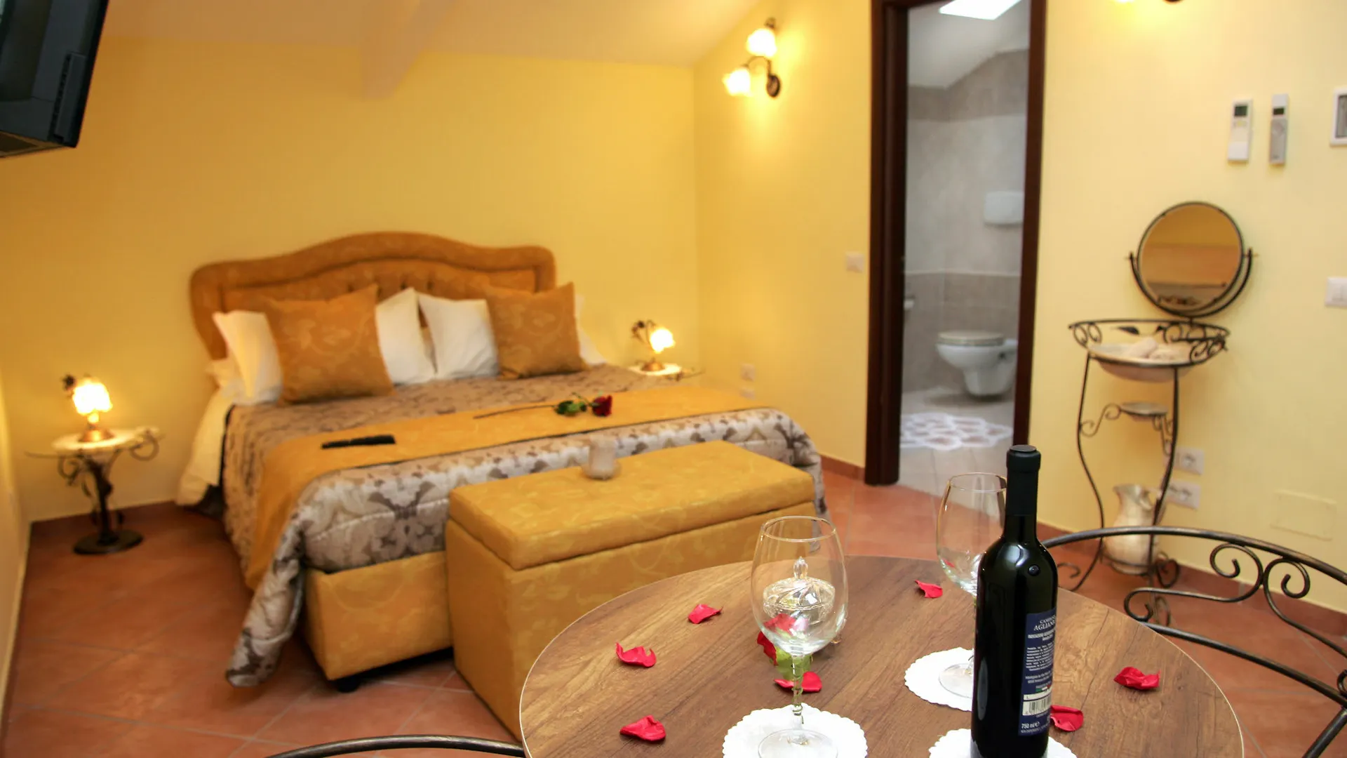 Mercatello Relais Old City contacts