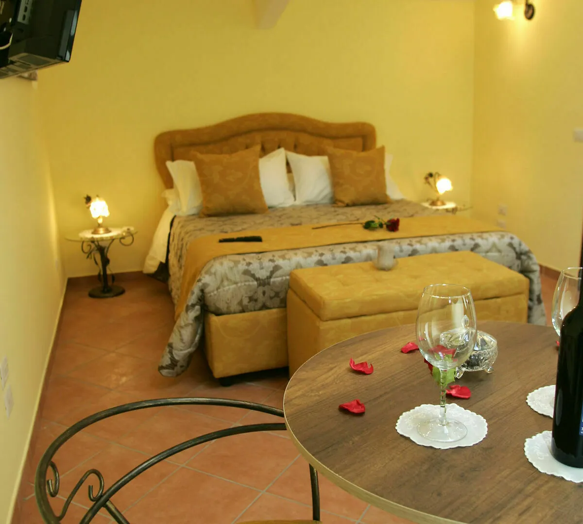 *** Bed & Breakfast Mercatello Relais Old City Naples Italy